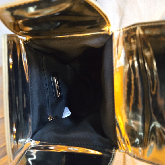 Chinese Take Out Purse with Shoulder Chain GOLD - Picture 6 of 6